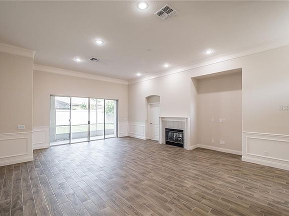 4th image of 10849 Woodchase Cir