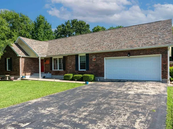 6005 Mimosa Dr, Sedalia, MO 65301