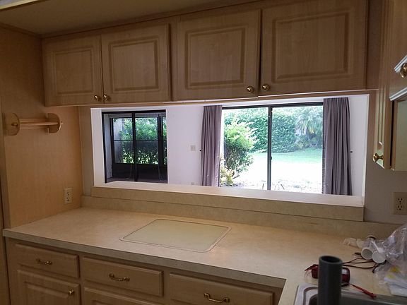 4th image of 1526 N Carolwood Blvd