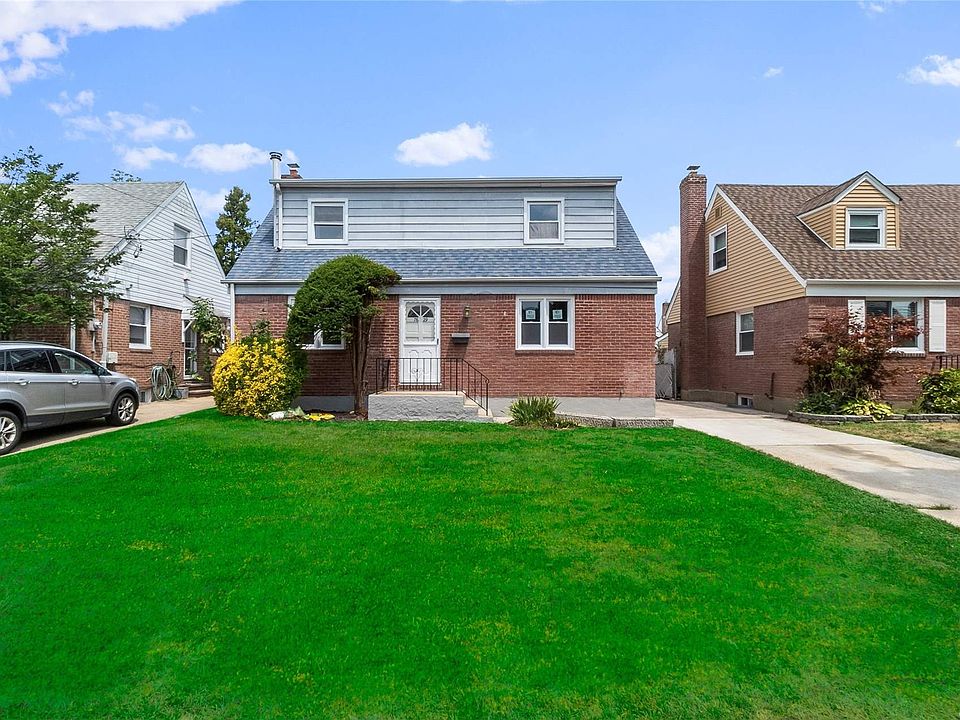 1st image of 76-29 268th St