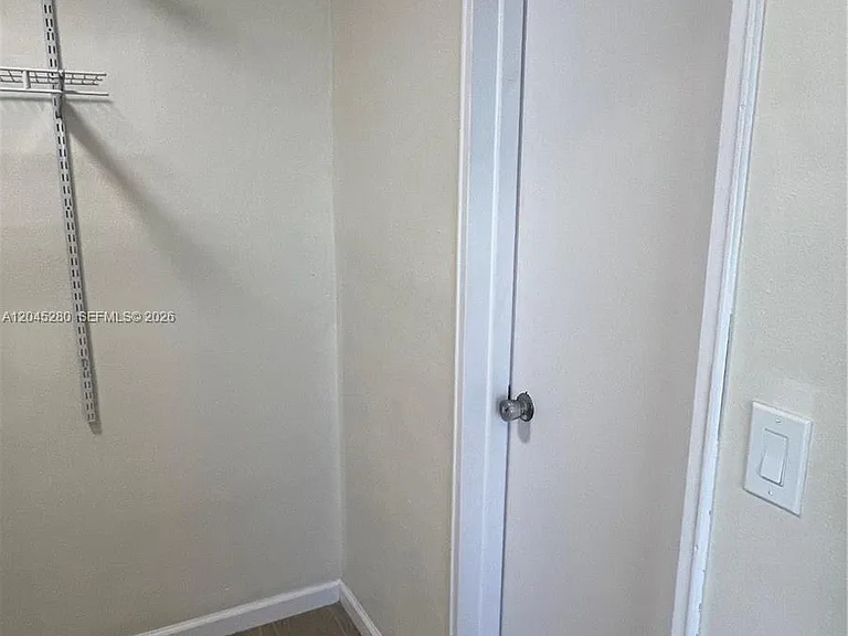 7720 Harding Ave #8 — Photo 27