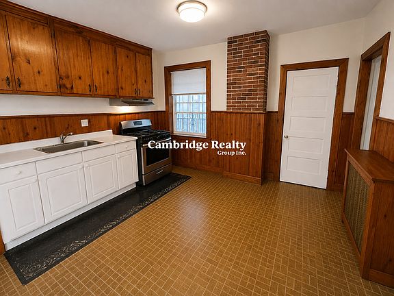 2nd image of 18 Mount Hood Rd #1T