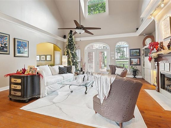 4th image of 2049 Carmel Valley Dr