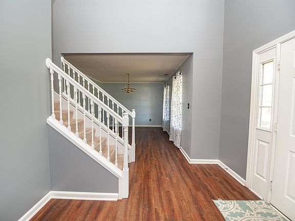 3rd image of 333 Cornelson Dr