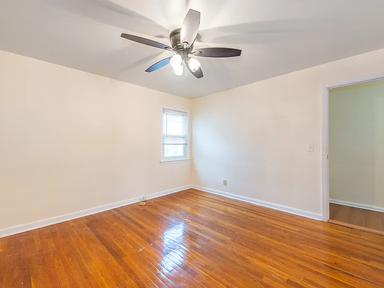56 McKay Ave — Photo 9