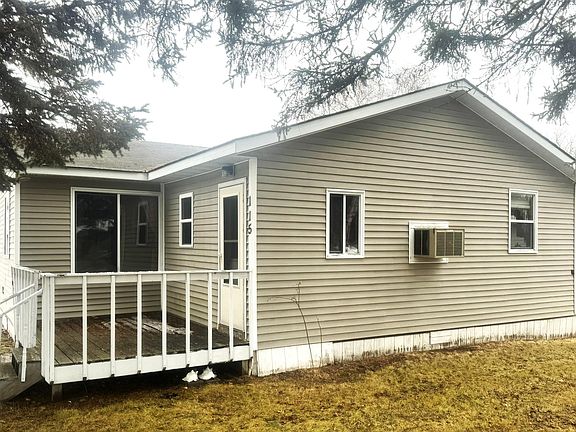 2nd image of 115 1st St SE