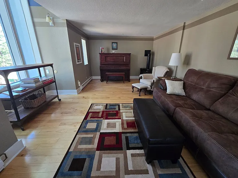 2792 Lee Hill Dr — Photo 7