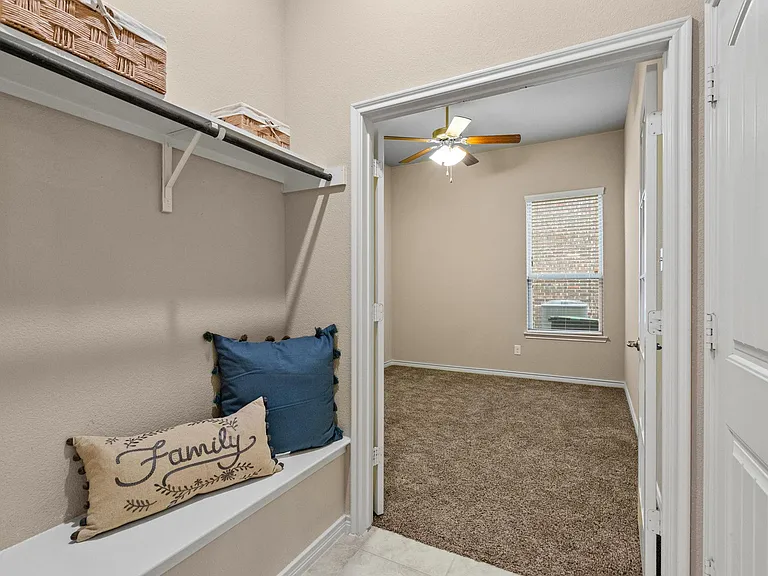 2104 Lake Cliff Dr — Photo 23