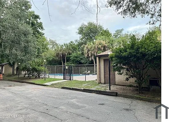728 Oaks Field Rd — Photo 29