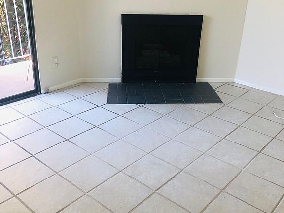 3rd image of 858 S Sherbourne Dr APT 7