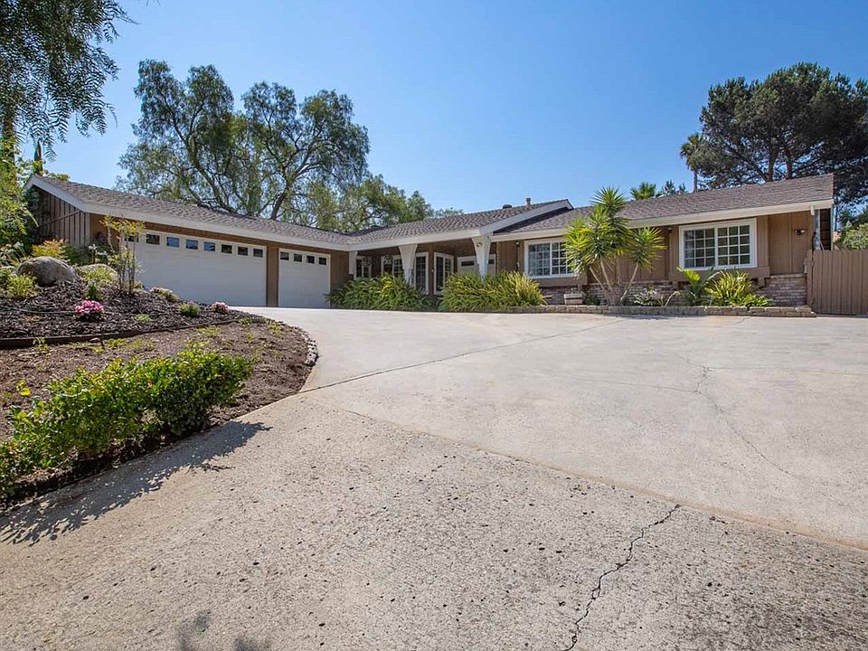 1st image of 13035 Camino Del Valle