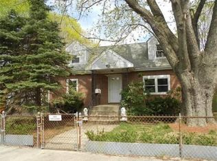 5 Crawford Rd, Burlington, MA 01803