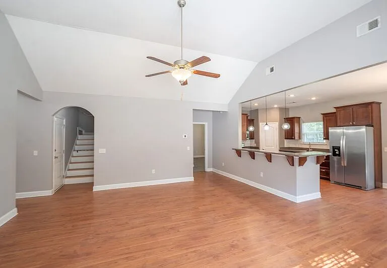 156 Cottonham Ct — Photo 6