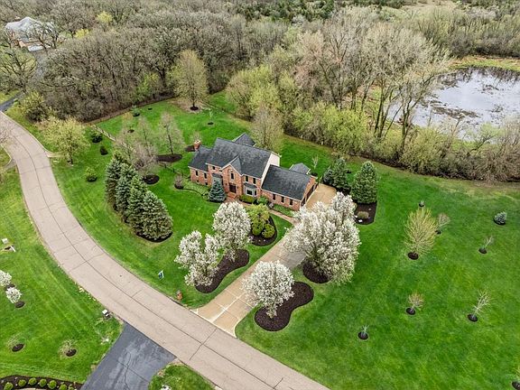 2nd image of 1601 Anthony Ln