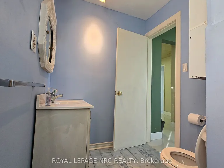 4425 Hiram St — Photo 23