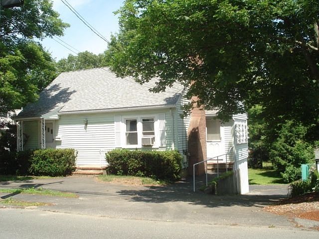 6 room, 1.5 bath Cape