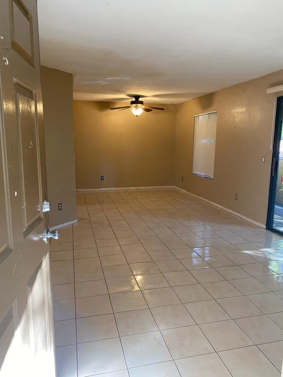 Building Photo - 1110 W Blaine St #207