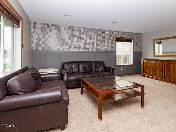 3rd image of 2278 Star Ave S