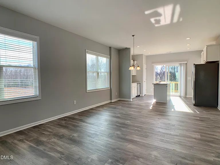 130 Henhouse Ct — Photo 3