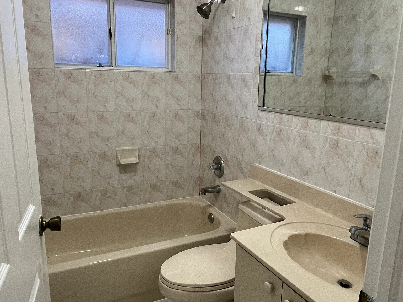 3 bed, $3,175 — Photo 3