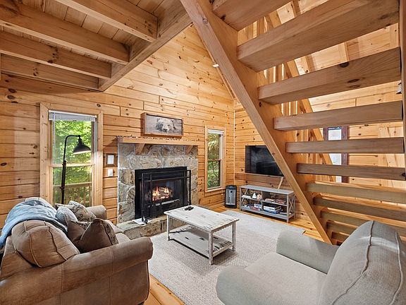 3rd image of 14 Finch Ln
