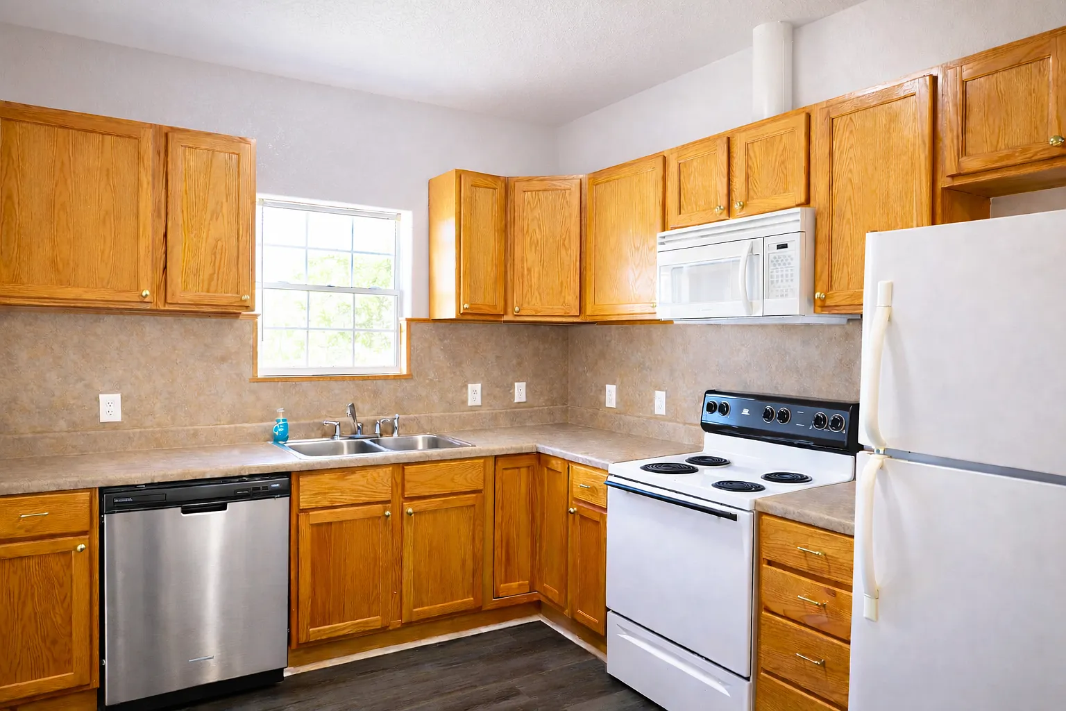 10940 Helms Trl — Photo 4