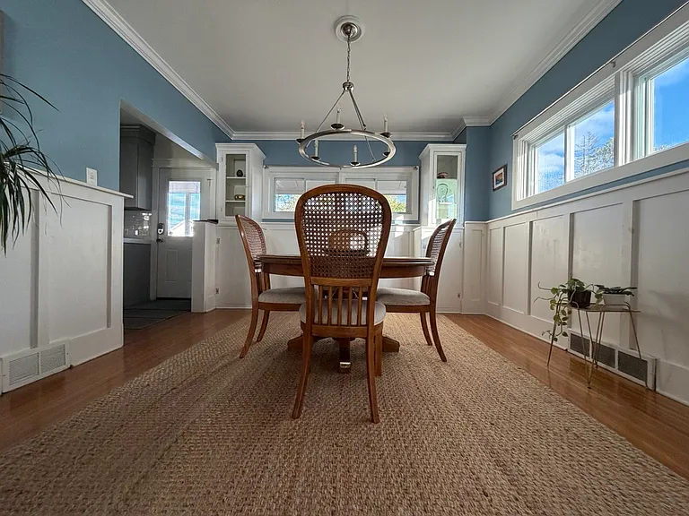 1805 Baker Ave — Photo 5
