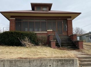 203 S Main St, Walnut, IL 61376