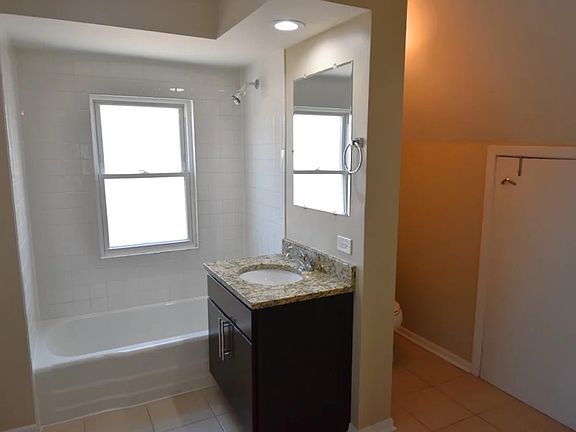 2nd image of 3048 Emerson St