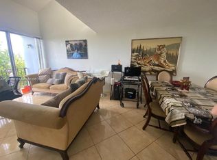 310 E Fontainebleau Blvd #506, Miami, FL 33172
