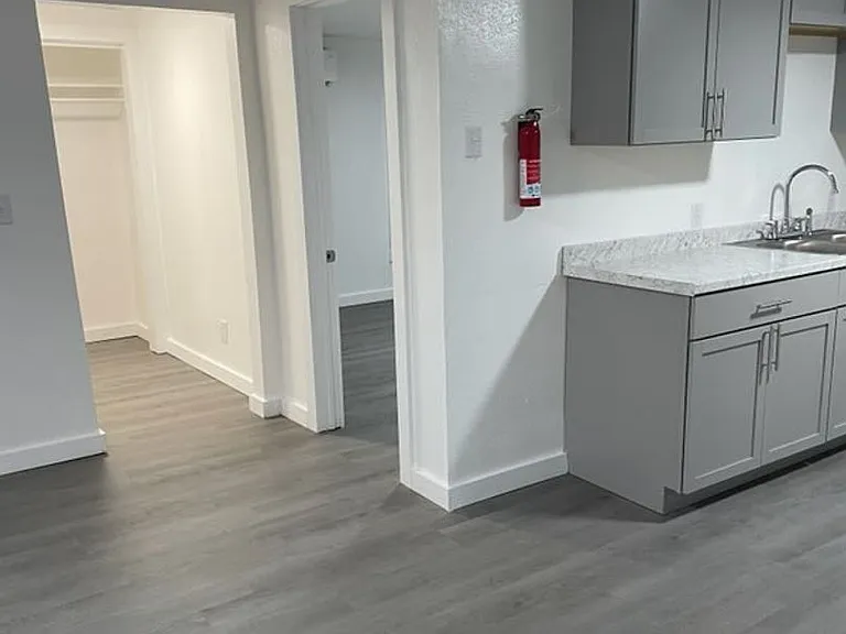 510 S Walnut St — Photo 18