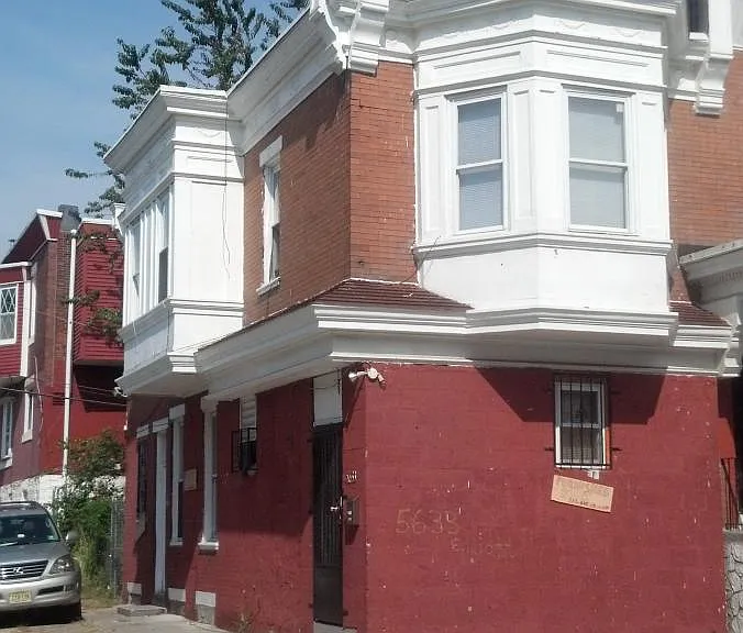 5633 Elliott St — Photo 2