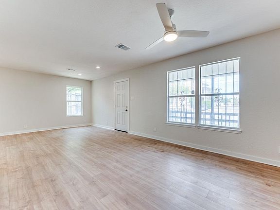5th image of 1919 N Peak St