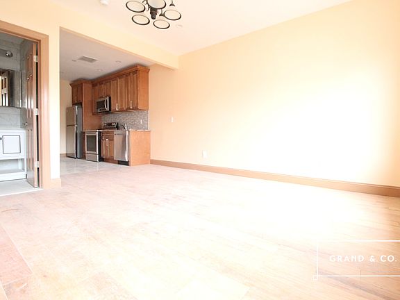 4th image of 179 Greenpoint Ave APT 2