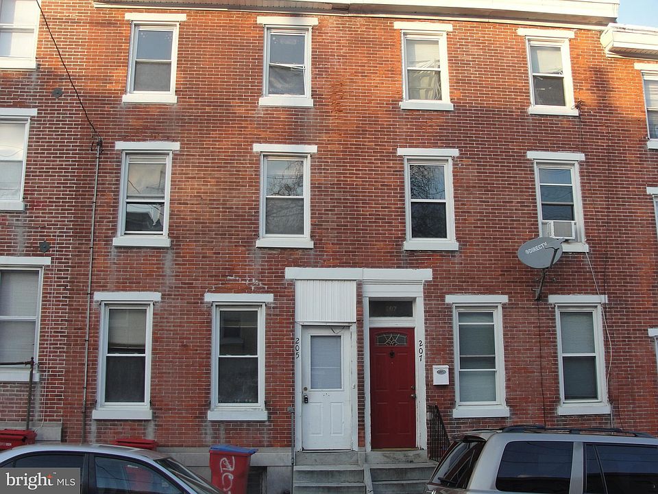 2nd image of 205 E Chestnut St