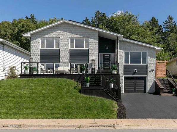 122 Regal Rd, Dartmouth, NS B2W 4H8