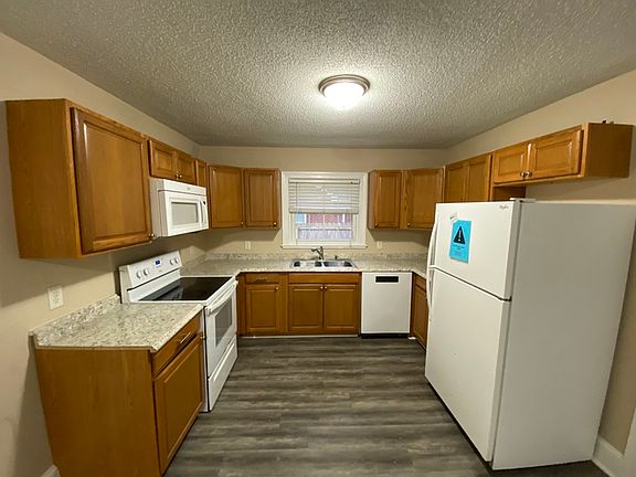 2nd image of 2601 Jefferson Dr