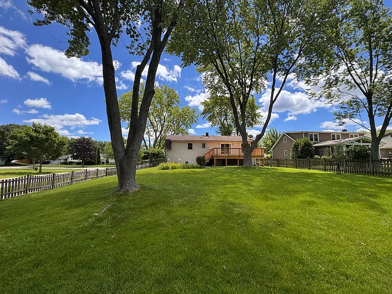 3990 Hudson Dr — Photo 17
