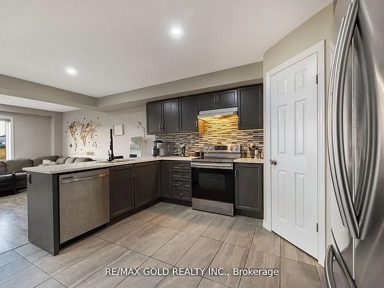 1357 Calais Dr — Photo 11
