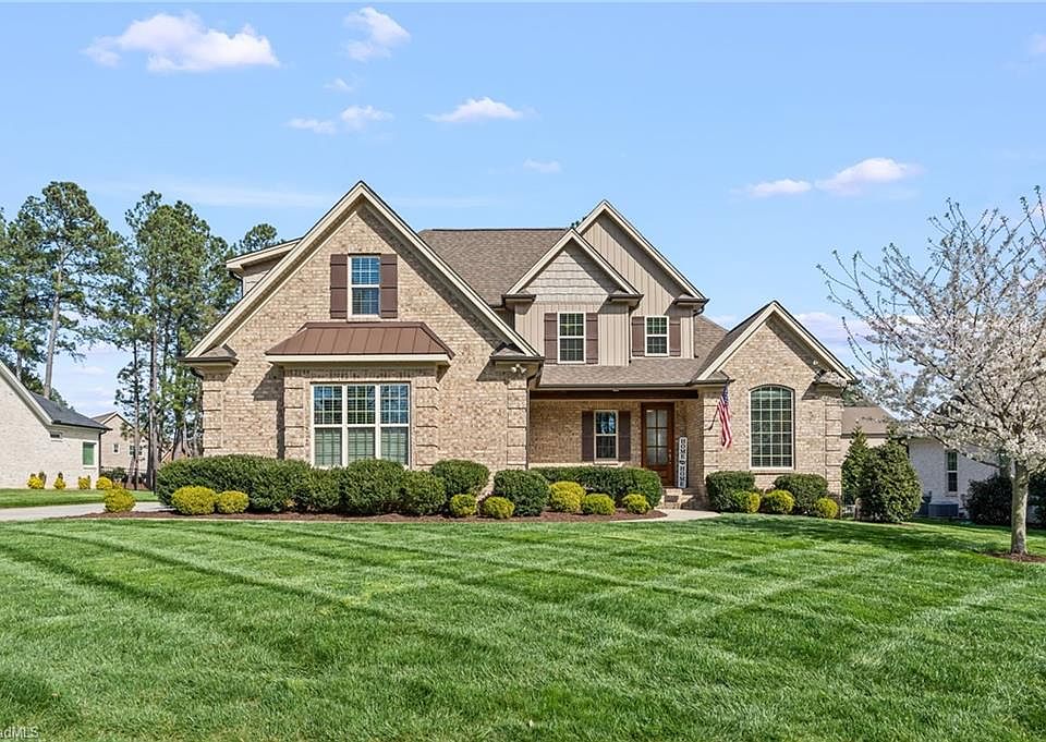 1st image of 386 Wentworth Dr