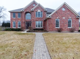 92 Johnson Woods Dr, Batavia, IL