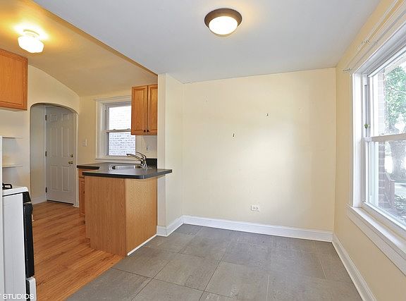 4th image of 3511 N Orange Ave