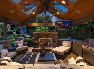 8907 NE 152nd Pl, Bothell, WA 98011