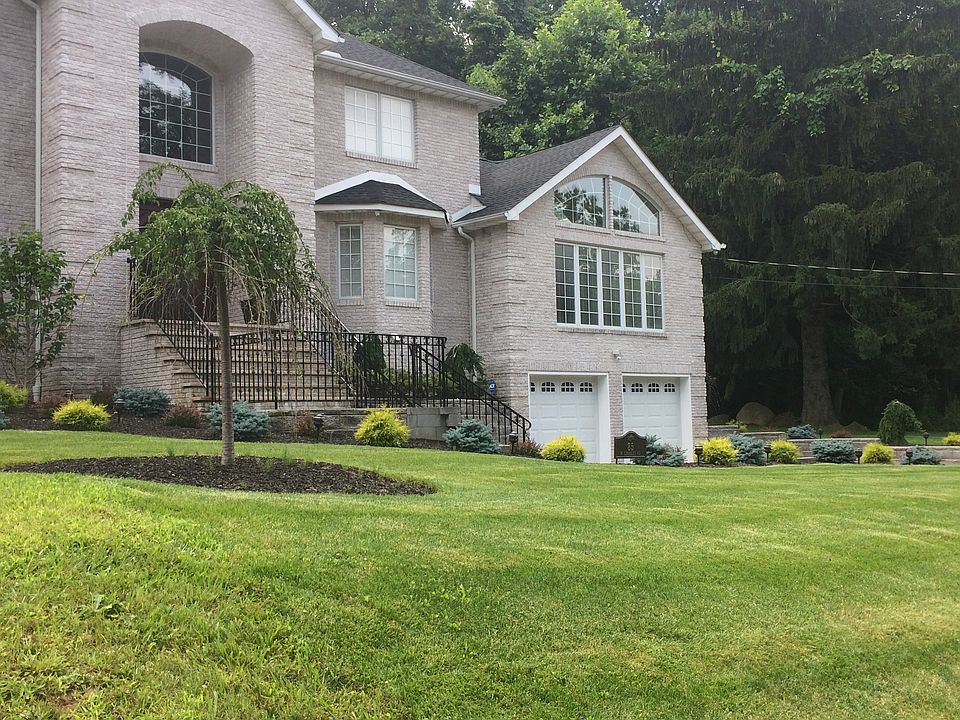 2nd image of 85 W Lindsley Rd