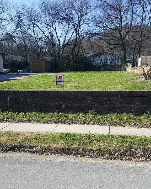 1st image of 707B Spears Ave