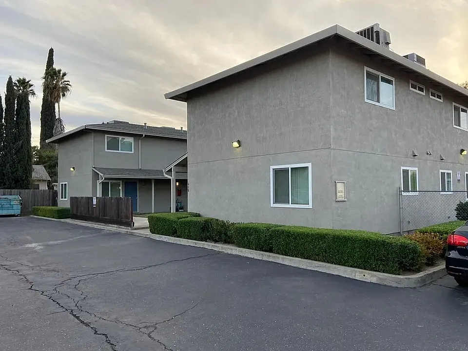 410 Pine St #3