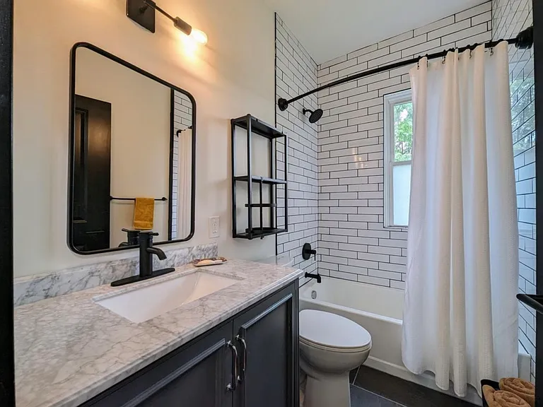 447 Linwood Ave — Photo 7