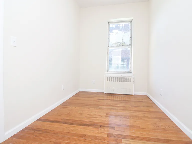 1562 3rd Ave #3 — Photo 2
