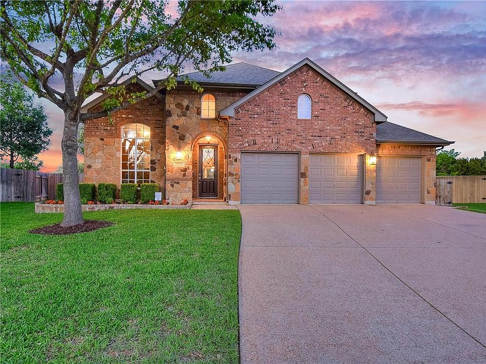 1st image of 2752 Plantation Dr