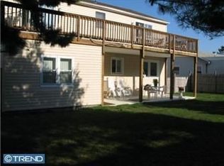 40 Shipmaster Dr, Brigantine, NJ 08203